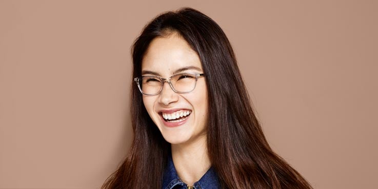 Please help us verify your access request Student Discount at Specsavers. 6th November At Specsavers, students can save 25% off the latest designer glasses with our discount on any pair of glasses from our £69 range and above.